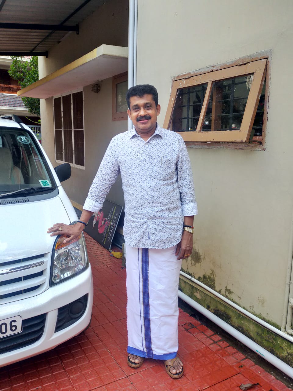 Lawyer & Legal Professional Matrimony Groom, customer reference - UK2024329235